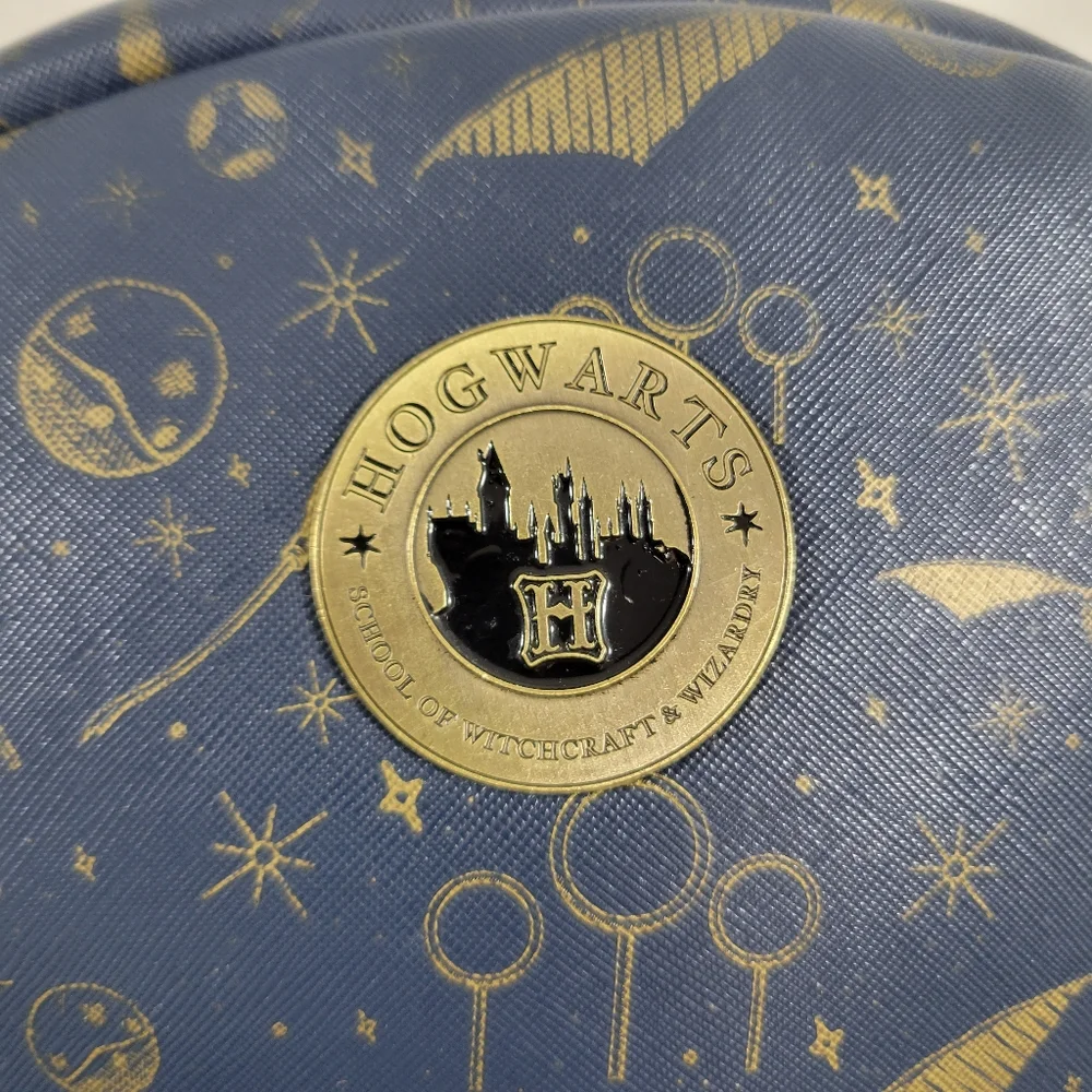 HARRY POTTER Hot Topic Bioworld Quidditch equipment navy gold backpack - flawed